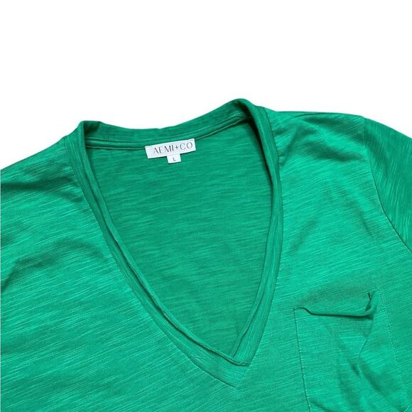 Aemi + Co Side Slit V-Neck Short Rolled Sleeve T-Shirt Green Size Large - Picture 8 of 8